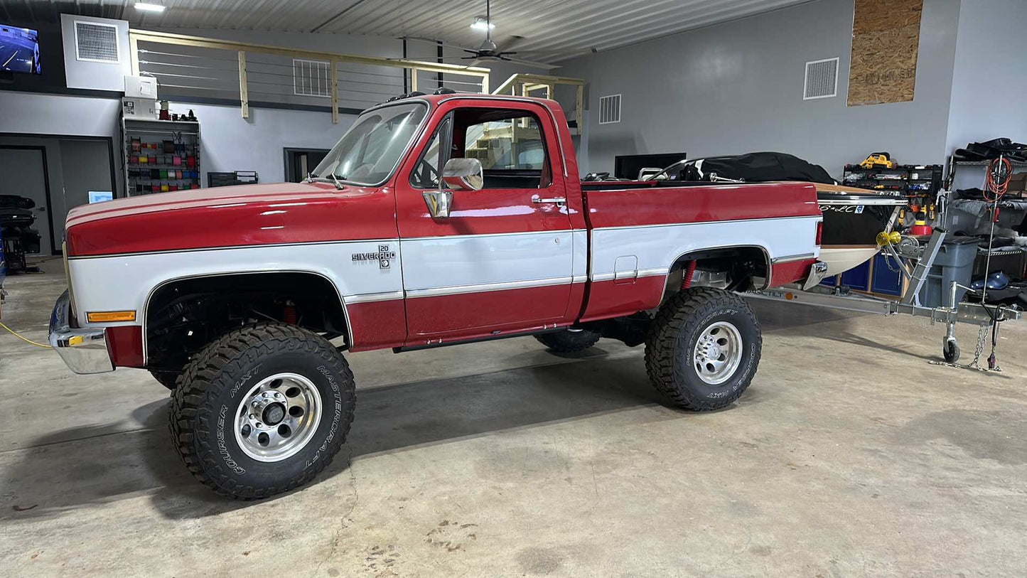 Sqaure Body Chevy 73-87 Amp Research Power Folding Step Kit