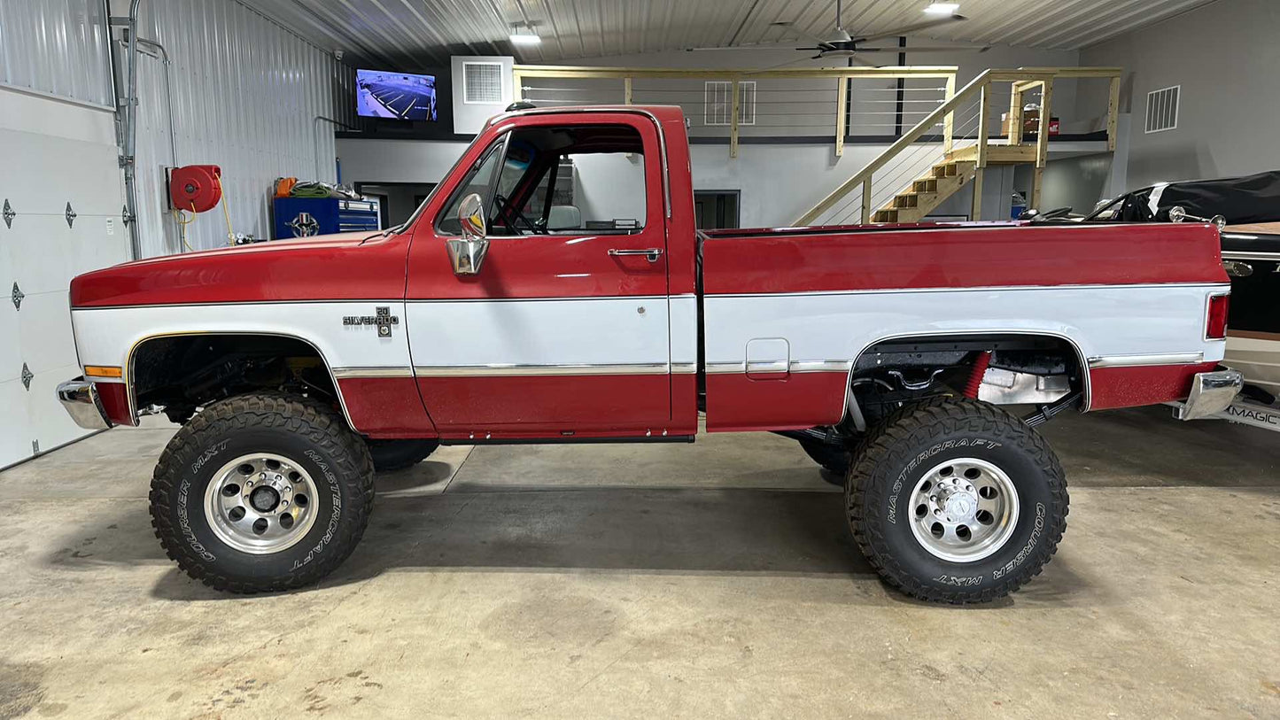 Sqaure Body Chevy 73-87 Amp Research Power Folding Step Kit