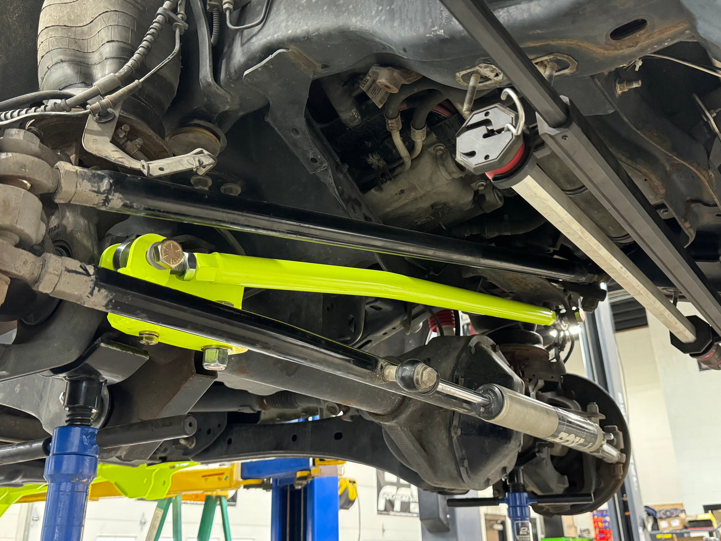 17-Current Ford Super Duty Steering Kit