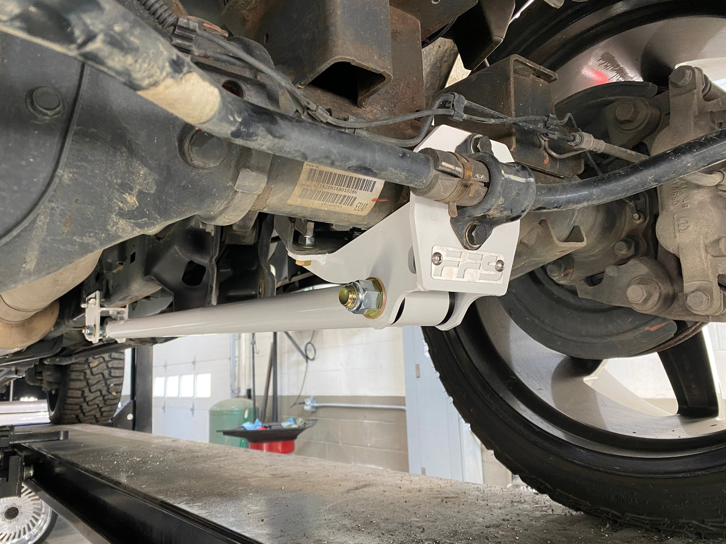 14-C Ram 2500 Coil Rear Long Arm/Traction Bar “Re-Link” Kit (Rear AXLE BRACKETS ONLY)