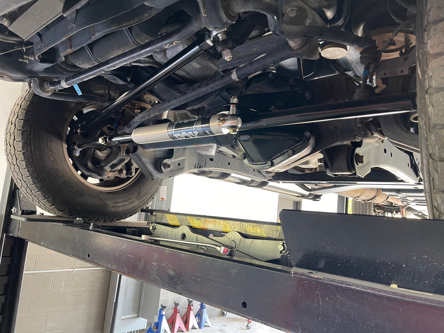 17-Current Ford Super Duty Steering Kit