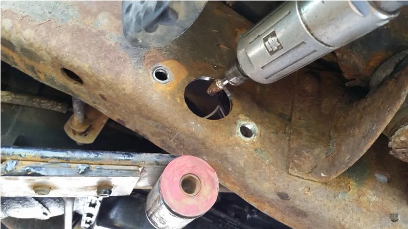 FFS Four Wheel Drive Front Spring Hanger Brackets and Shackles