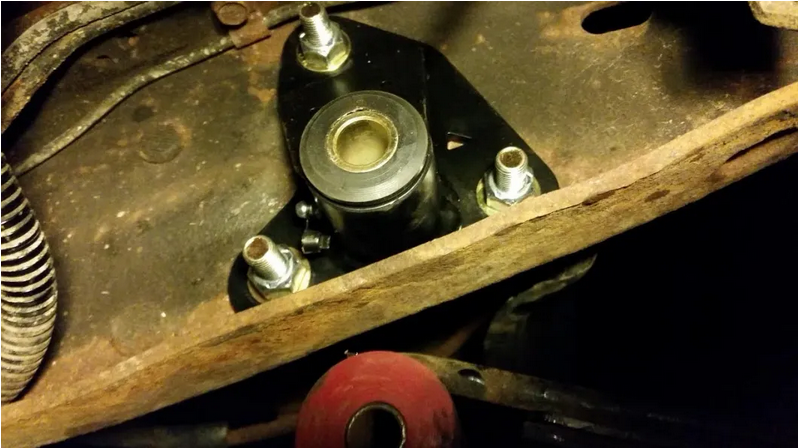 FFS Four Wheel Drive Front Spring Hanger Brackets and Shackles