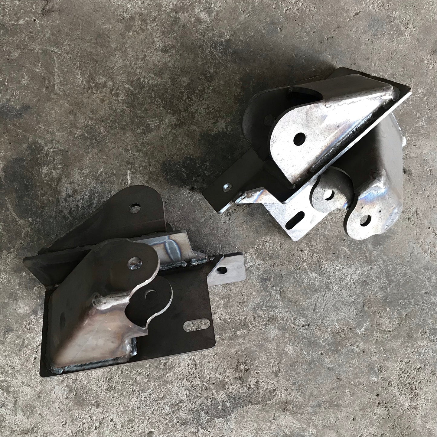 Front Frame Link Mount Bracket Set Dodge / Chevy