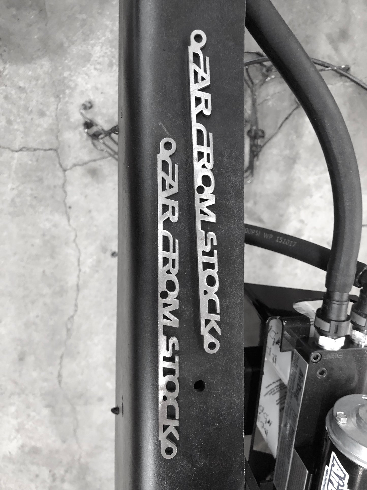 FarFromStock Emblem Set (2)