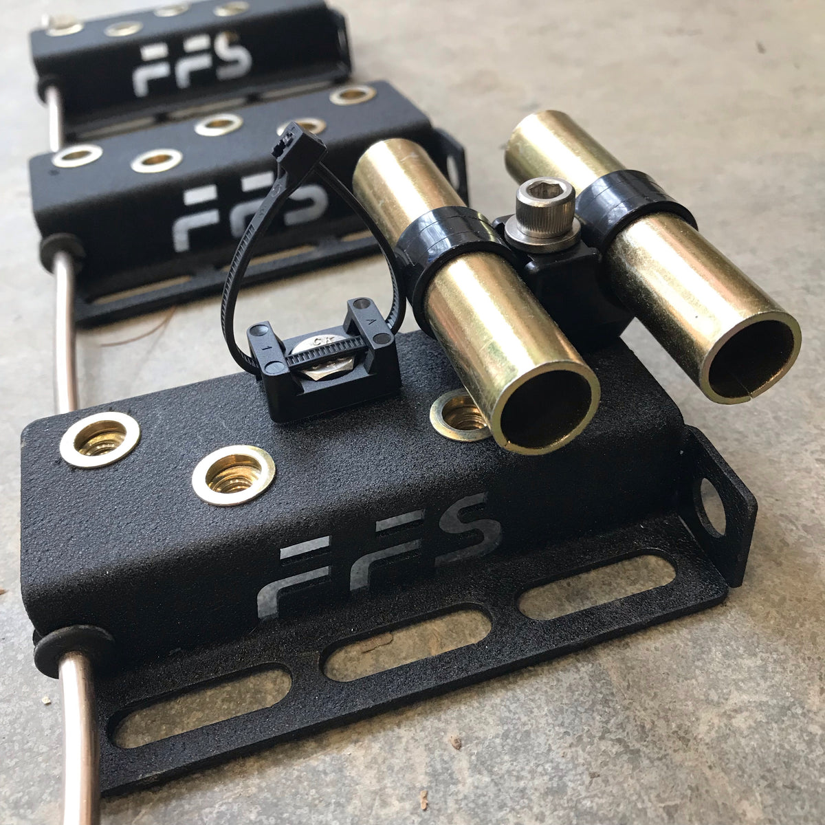 FFS FRAME LINE CLAMP (3) — Far From Stock