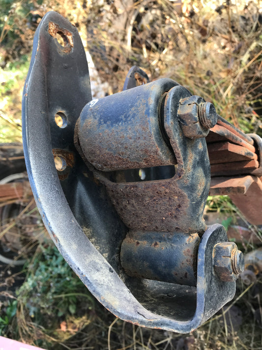 91-93 cummins rear shackle hanger /Rear spring front hanger pair used